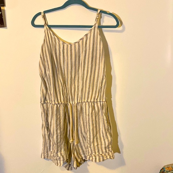 Lou & Grey Pants - Lou&Grey Romper with pockets! Size M